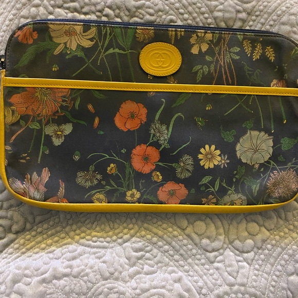 Gucci Black Floral Clutch - Picture 3 of 9